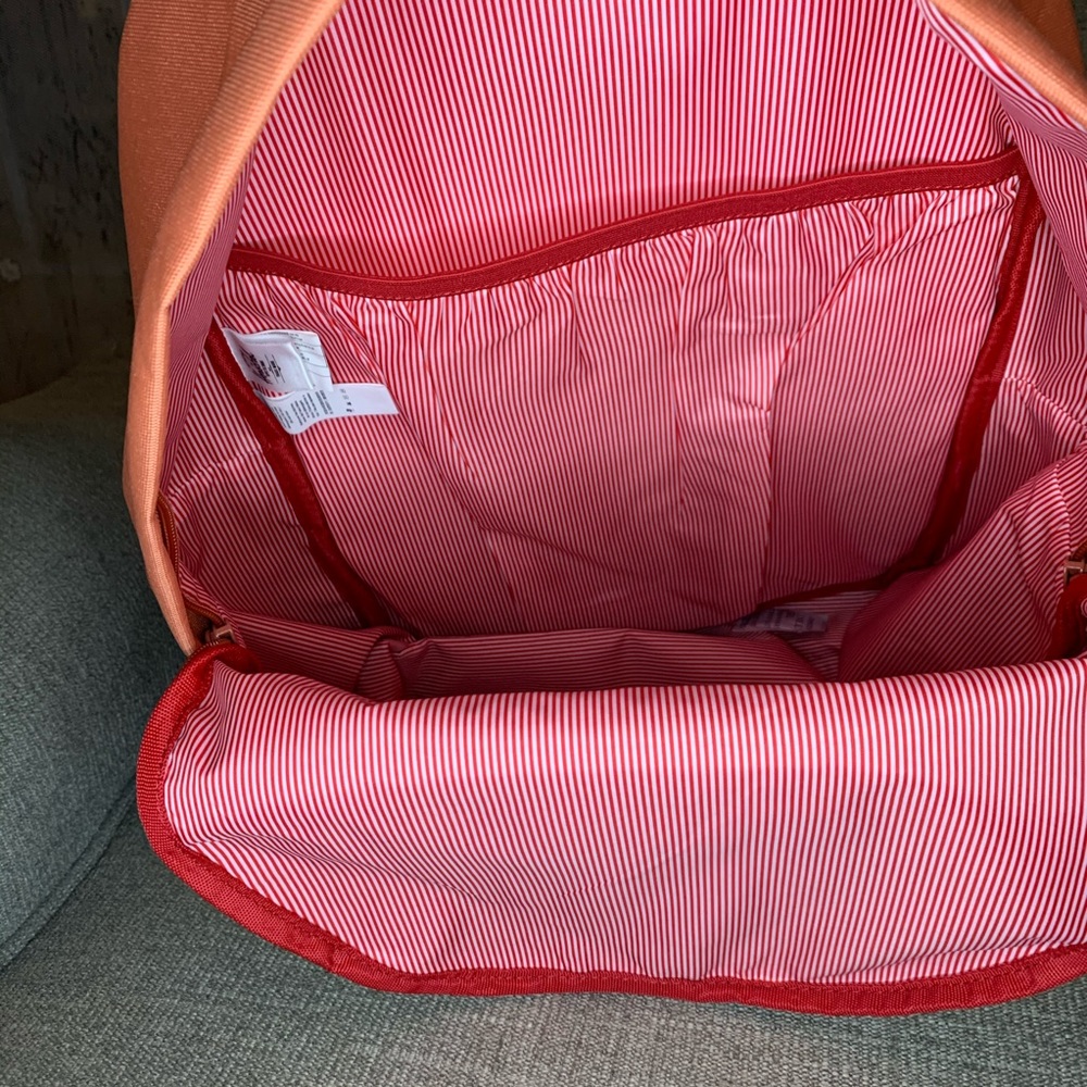 Herschel Classic XL Apricot Brandy Backpack NWT - Picture 3 of 4